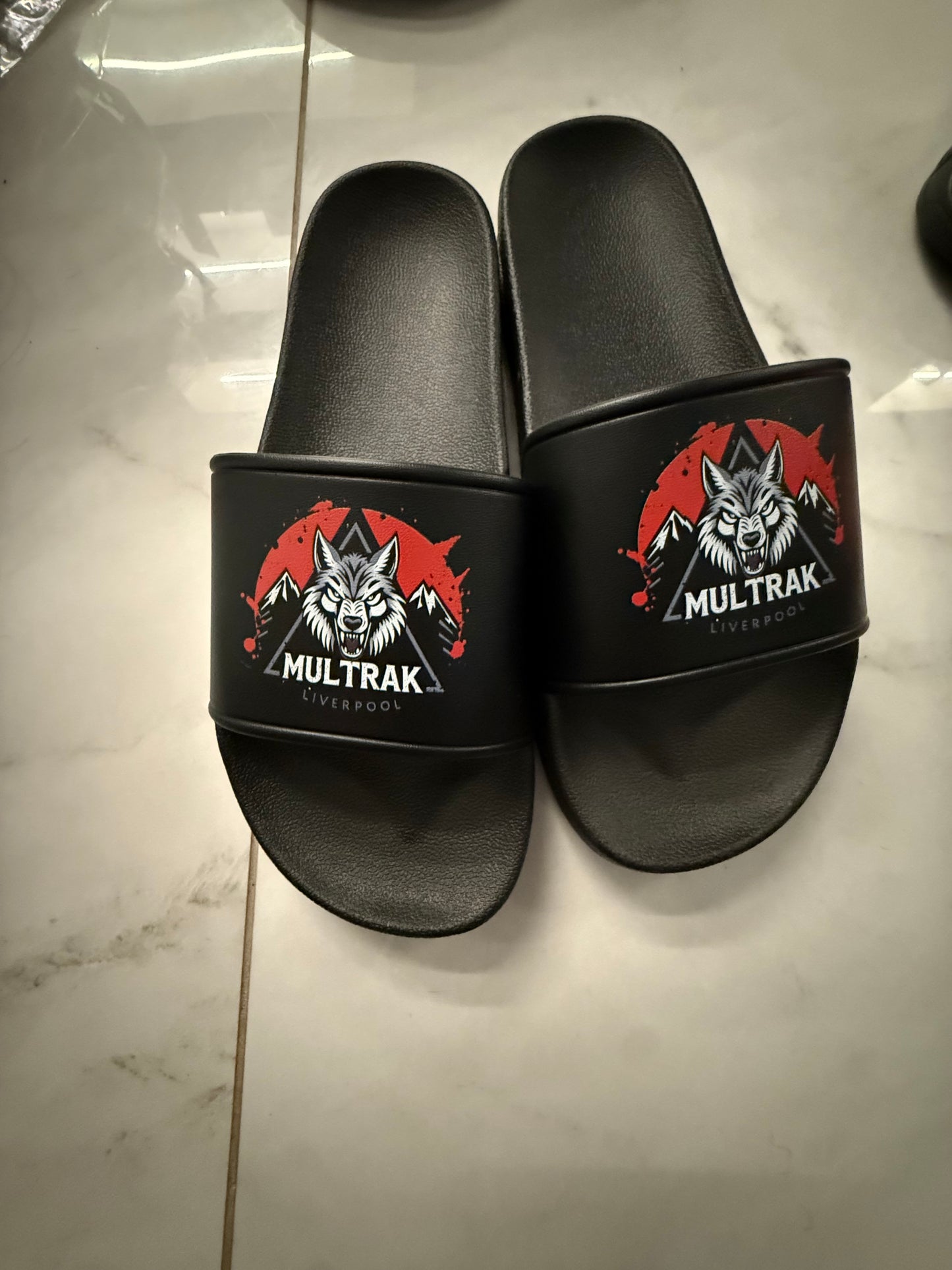 black wolf mens sliders