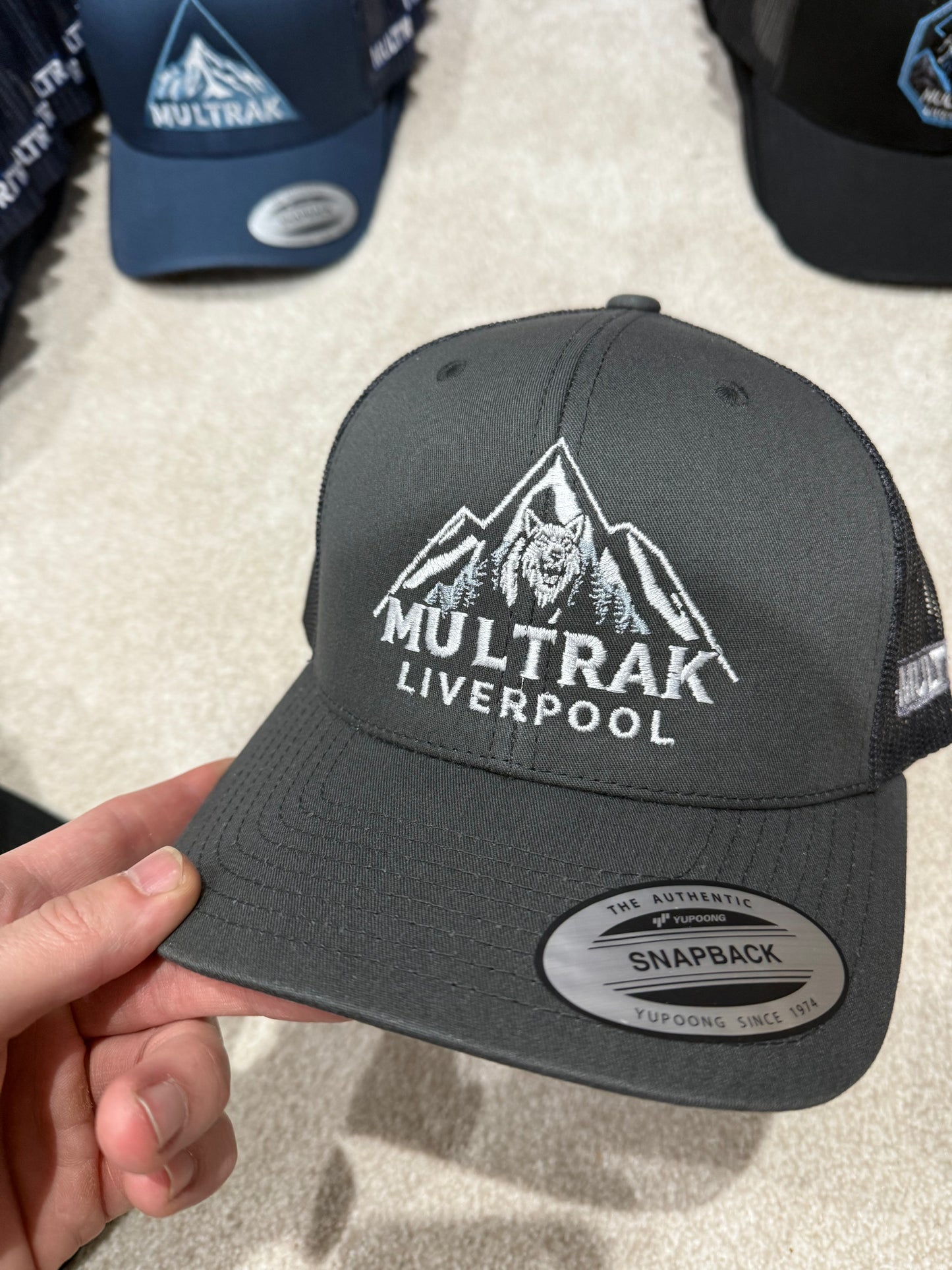 Caps