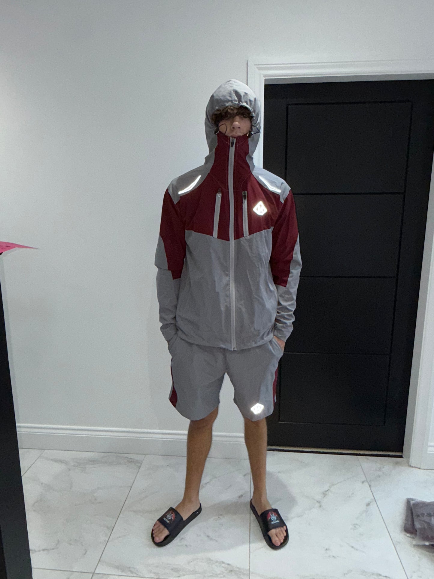 short/jacket set maroon/grey