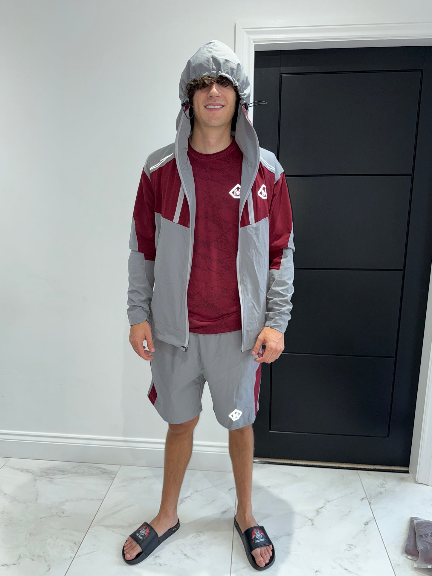 short/jacket set maroon/grey