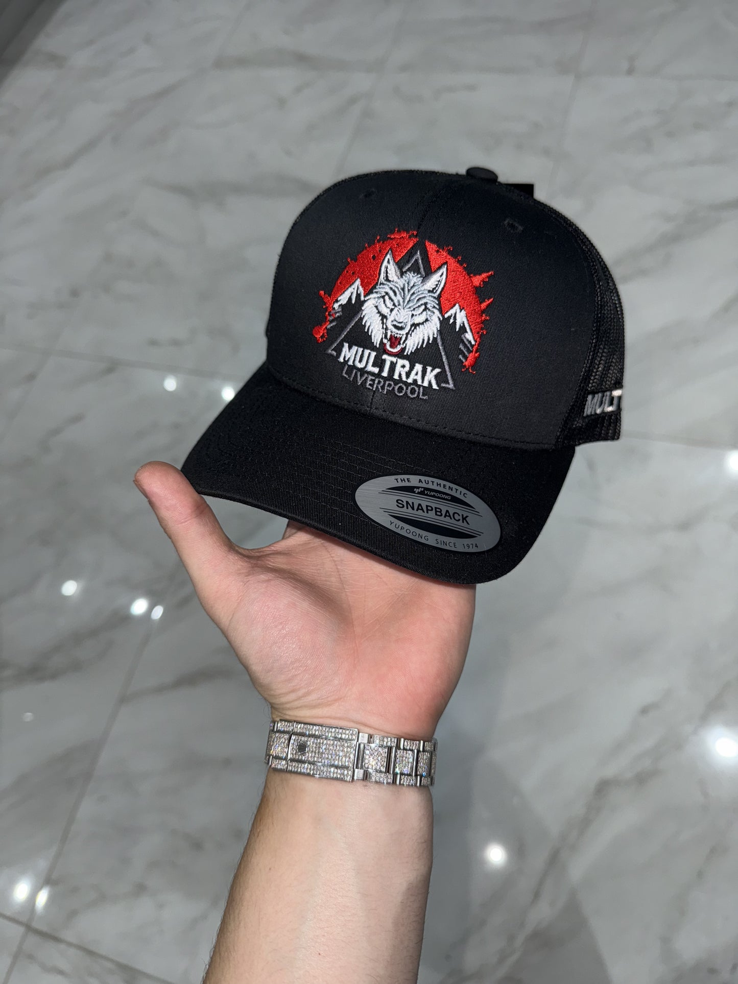Caps