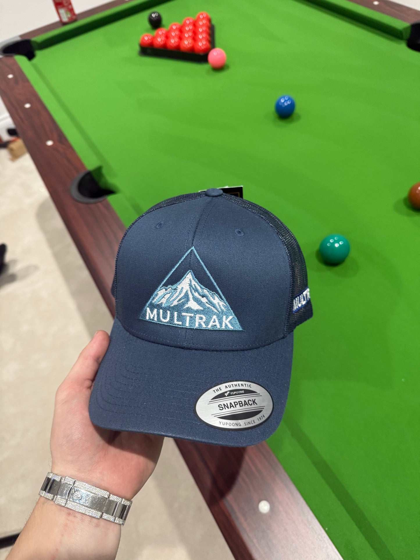 Caps
