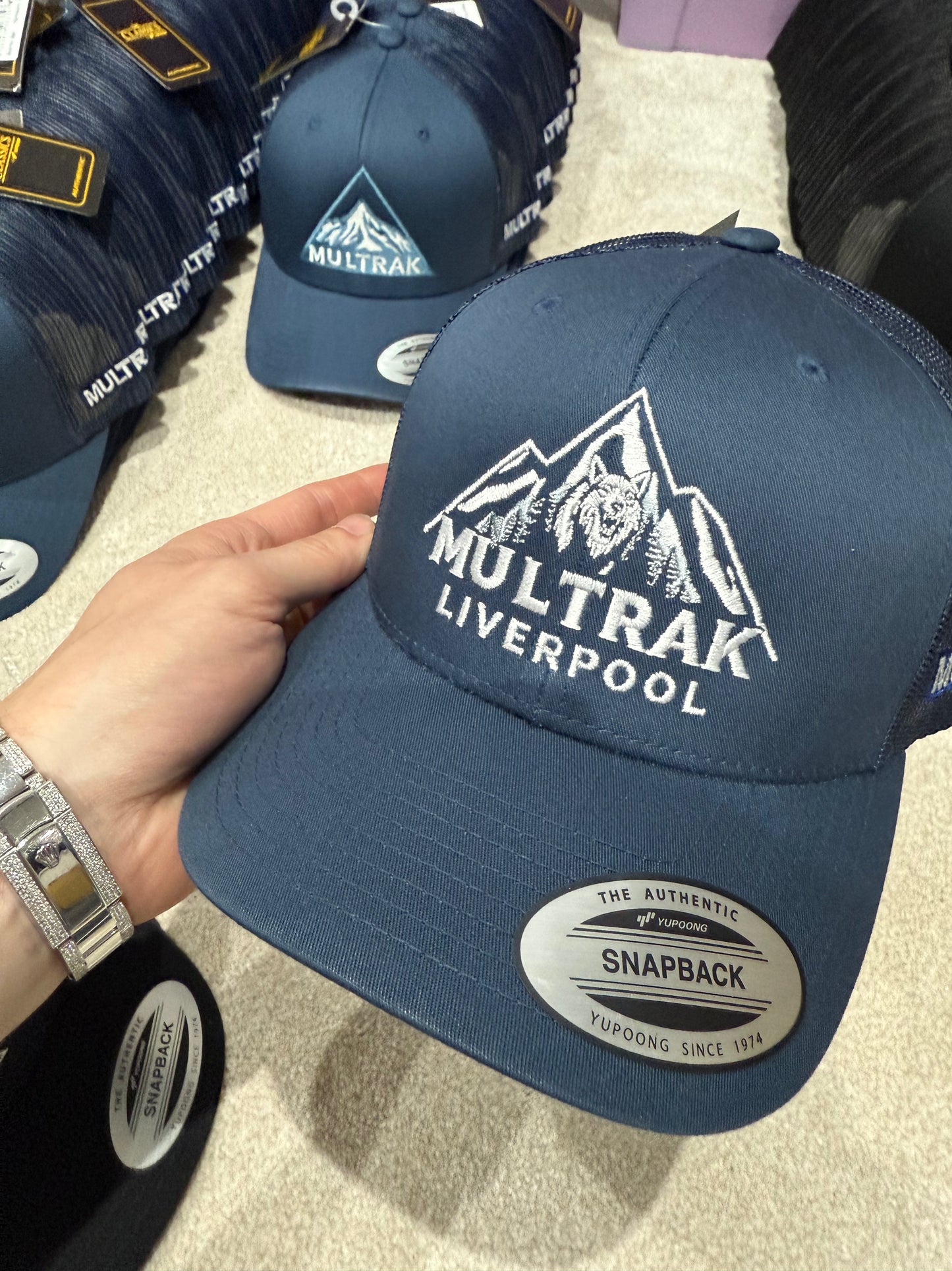 Caps